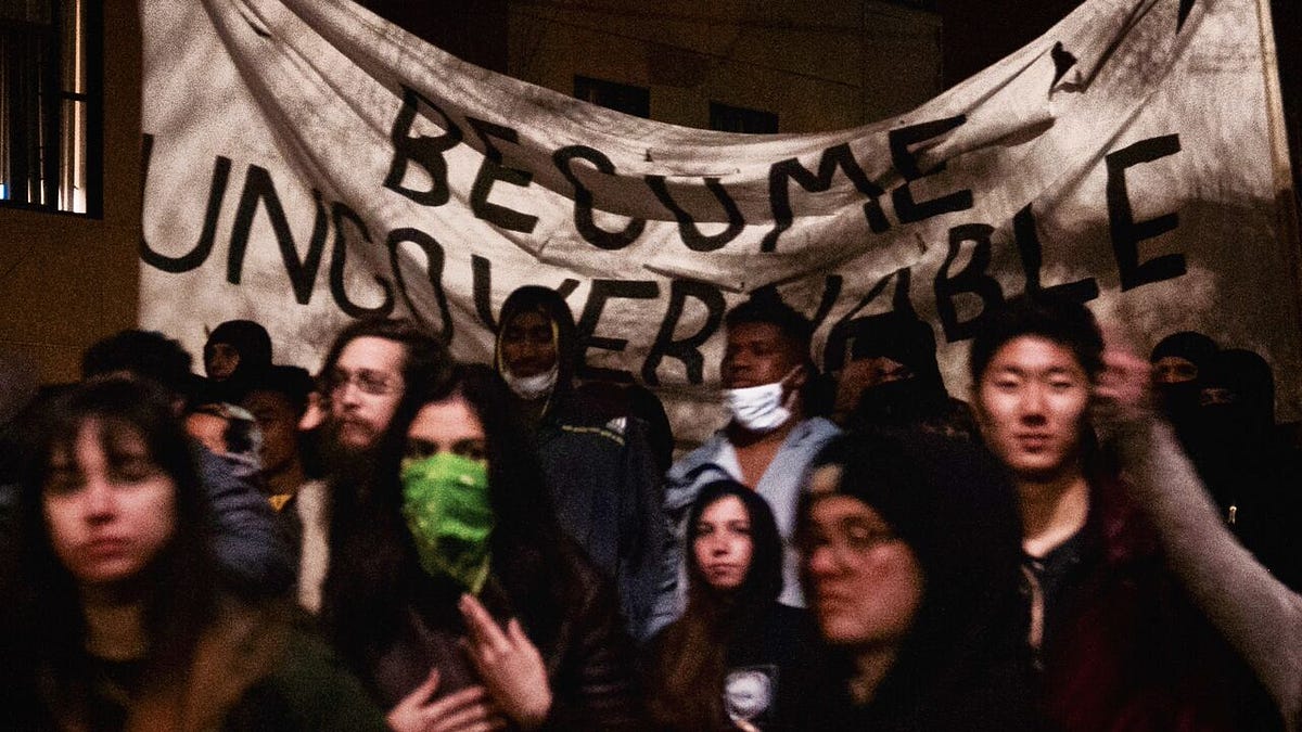 Image of: Photos: Berkeley Protest Against White-Supremacist Milo Yiannopoulos