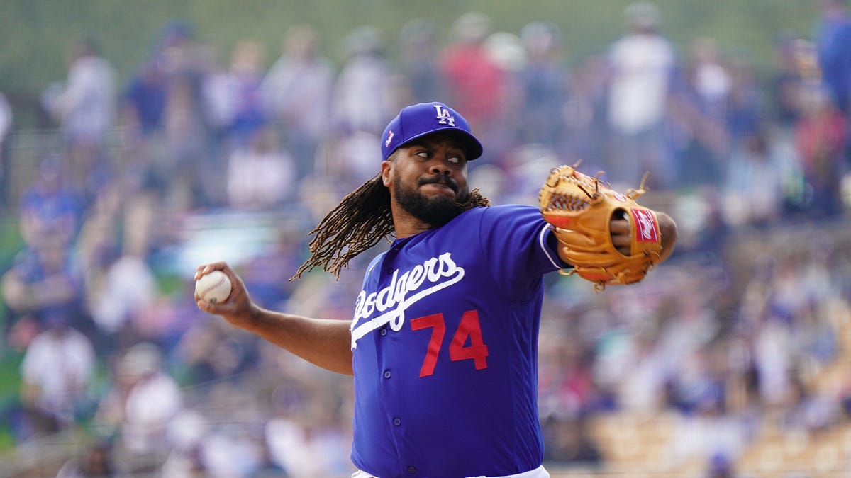 Dodgers' Kenley Jansen reports to camp after having COVID-19