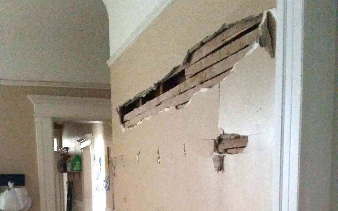 Image of: 16 Signs You Live in a Shitty Apartment