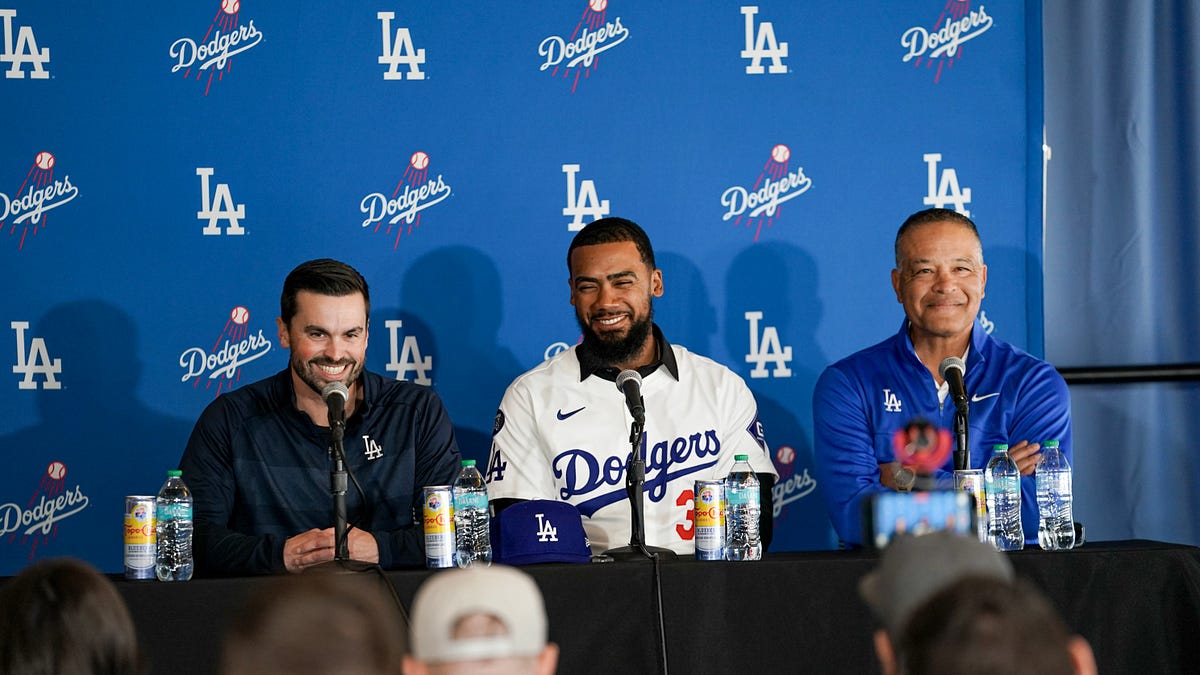 Teoscar Hernández checks all the boxes for the Dodgers | by
