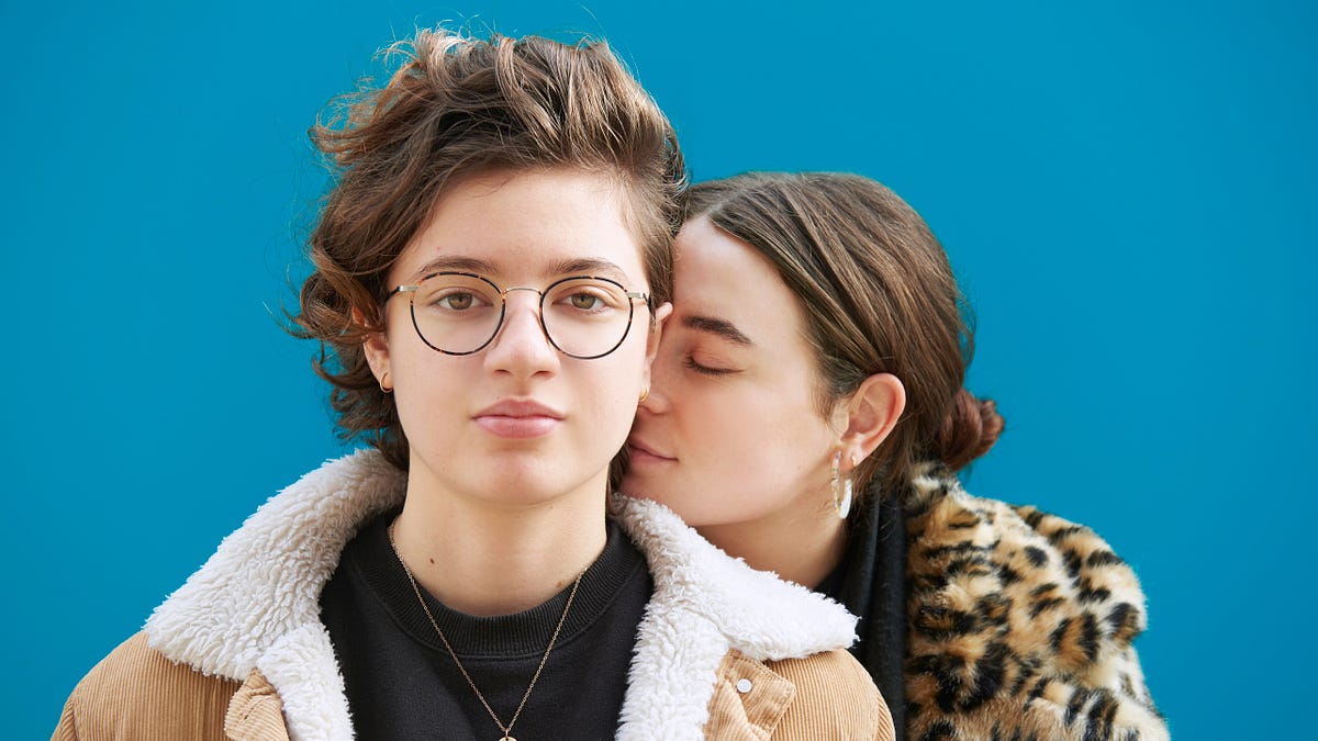 Image of: Dating Is Tough When You’re a Bisexual Womxn—Here’s Why