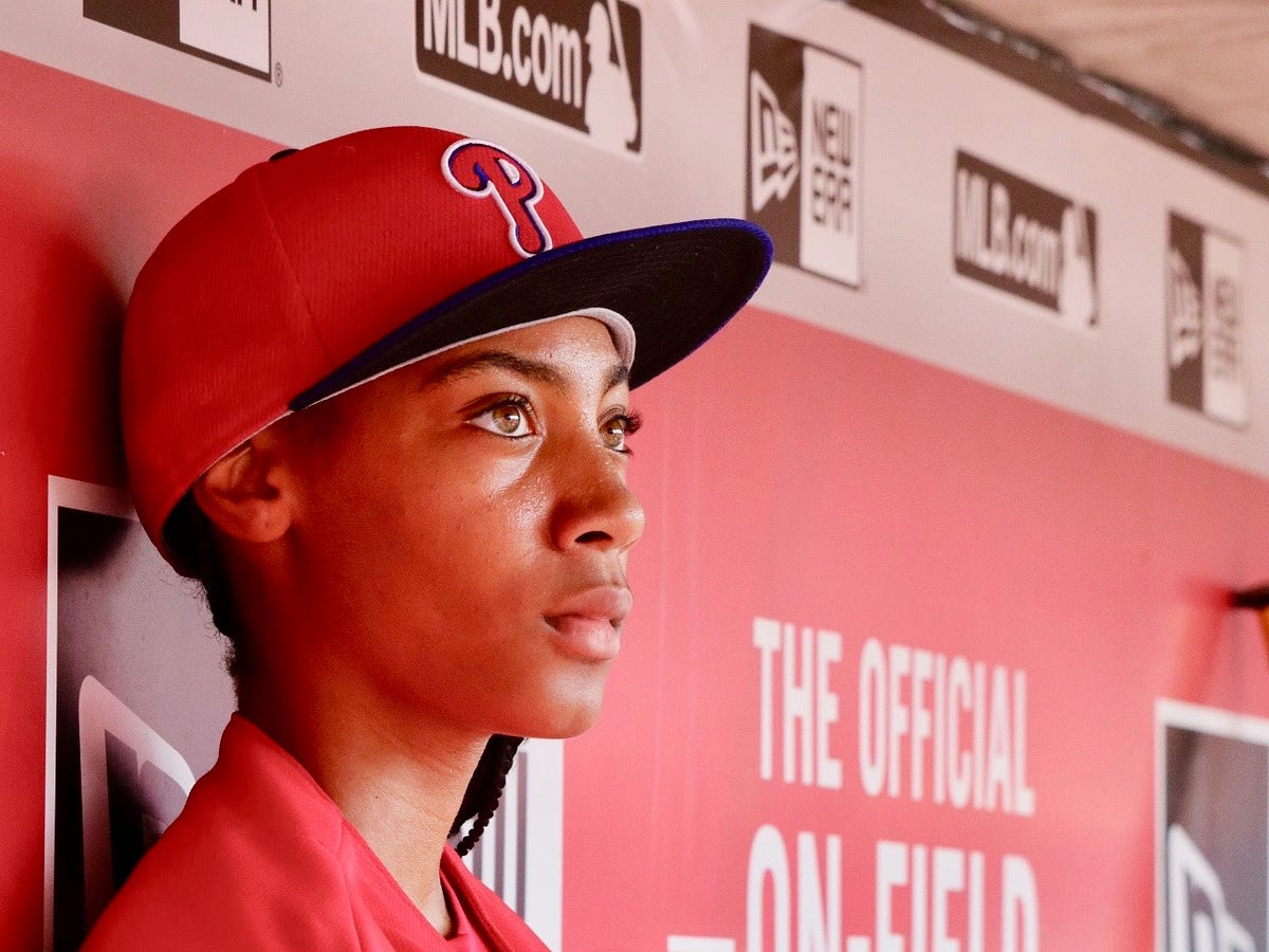 Mo'ne Davis makes 'major league debut' at GABP