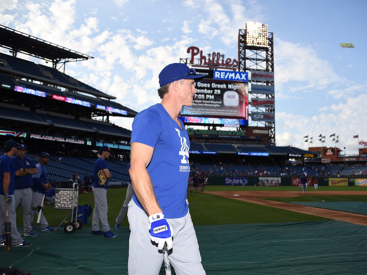 Dodgers will bring back veteran Chase Utley for one year - Los