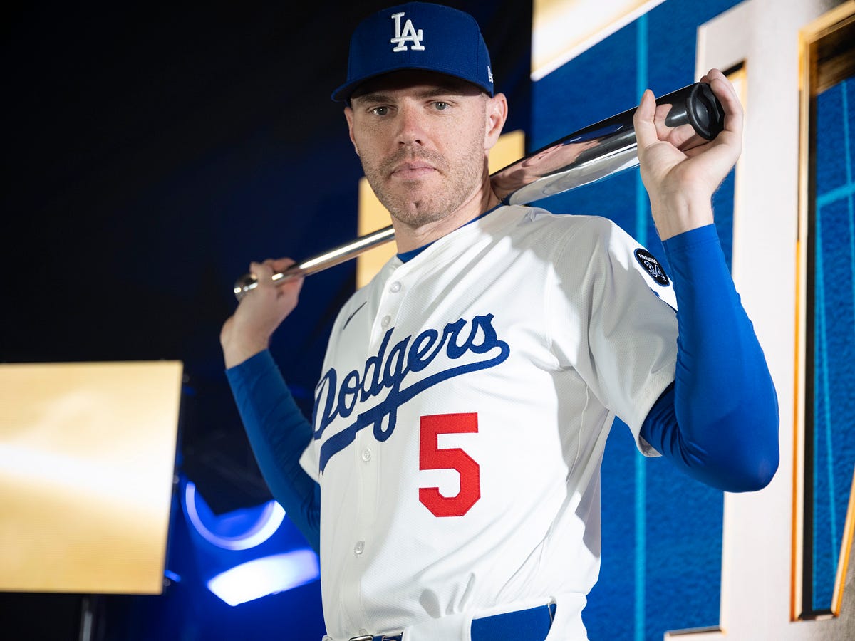 Mookie Betts Freddie Freeman Bobblehead Night 2025 Dodgers
