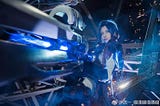 Cosplay Caitlyn Vũ Khí Tối Thượng đầy uy mãnh