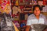 La “tiendita” y la supervivencia de las microempresas en medio de la competencia de las grandes…