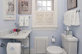 Otimize o espaço do seu banheiro com os acessórios certos