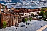 “Me deslocalizo a Teruel” — By José Luis Mieza from Manresa-Barcelona, Spain — La Escalinata (Teruel) (NO HDR), CC BY 2.0, https://commons.wikimedia.org/w/index.php?curid=8056064