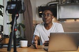 Side Hustle Success: How to Make Consistent Income Through Fiverr Gig Work
