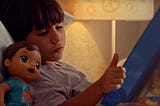 Il bambino con la bambola Hasbro 👶 dove me lo posizioni?