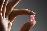 11.15ct Cushion-Shaped Pink Diamond "Williamson Pink Star" to Auction in Hong Kong: Second Largest…