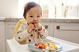 DOMINO206 | Cara Mengajarkan Kebiasaan Makan yang Baik dan Sehat pada Toddler