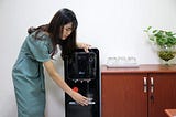 Cây nước nóng lạnh và máy lọc nước nóng lạnh nên chọn loại nào?