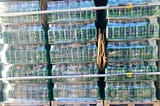 Около 100 тысяч бутылок немаркированной минеральной воды из Армении выявили североосетинские…