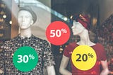 Sconto del 10 % o sconto di 10 €: quale il più efficace?