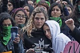 Feministas mexicanas toman medidas ante amenazas de ataque con ácido para marcha del 8M