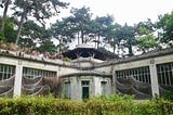 Forgotten places: the vestiges of the colonial exhibitions in the Bois de Vincennes