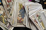 Discovering the Trionfi della Luna Tarot: First Impressions