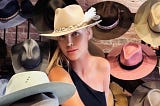 New season headwear trends — stylish looks from Daria Beloyvan