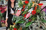 Ο χρωματιστός κόσμος του Nadia’s Flower Shop.