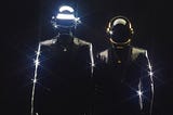 Piattaforme e politica, Facebook contro l’Australia, i Daft Punk si sciolgono — Reagire al…