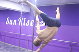 В Pole Dance не только девушки