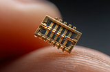 A Chip That Thinks using 7 μW