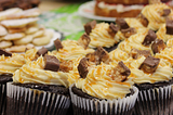 Snickers Cupcakes