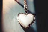 5 Heart Pendants as the Perfect Gift to Celebrate Your First Date Anniversary