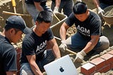 Tukang Bangunan Biasa VS Kontraktor Bangunan Mana yang Lebih Unggul?
