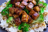 Tofu teriyaki with broccoli and rice