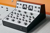 Picture of a Varia Instruments RDM40 Rotary DJ Mixer