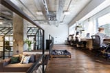 Desain Ruang Kantor Harus Mencakup Ruang Bekerja dan Beristirahat untuk Mendorong Inovasi