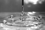 How “hydrophobic water” and how silicon oil is being used to study quantum mechanics