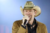 Toby Keith: Honored as a Country Music Icon by the People’s Choice Award