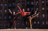 “West Side Story”: o uso do balé e a queerificação das masculinidades