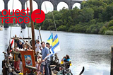 La galère ukrainienne sur l’Aulne, à Port-Launay, dans le Finistère.