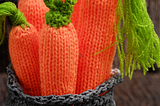 A Step-By-Step Carrot Knitting Pattern Suitable for Knitting Beginners