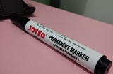 Pendahuluan:
  - Spidol permanen Joyko penting untuk berbagai kegiatan (kantor, sekolah, kreatif).