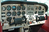 How to fly Cessna 172, free pilot training course,