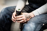«Energy drink da vietare ai ragazzi: troppi danni per la salute». La decisione nel Regno Unito