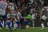 Erro da arbitragem mancha jogaço no Maracanã