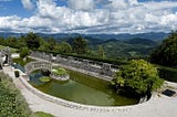 Štanjel: brezčasna utrjena vas na Krasu
