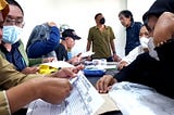 Dekat Dengan Warga, Kelurahan Gunung Anyar Melaksanakan Pelayanan di Balai RW 4