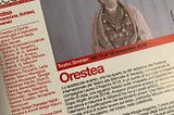 Foto del foglio di sala descrittivo distribuito a teatro