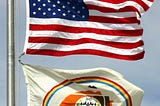 Bandera de los Estados Unidos y los Navajos