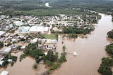 A culpa dos desastres climáticos — a interação entre os seres humanos e a natureza