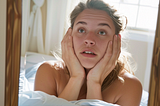 That Morning Puffiness: Why You Wake Up with a Swollen Face and What To Do