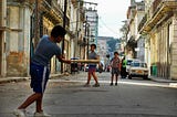 La pelota es redonda, ¡y viene en caja cuadrada!