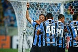 Cruzeiro perde para Grêmio e se complica para permanecer na elite do Brasileirão.
